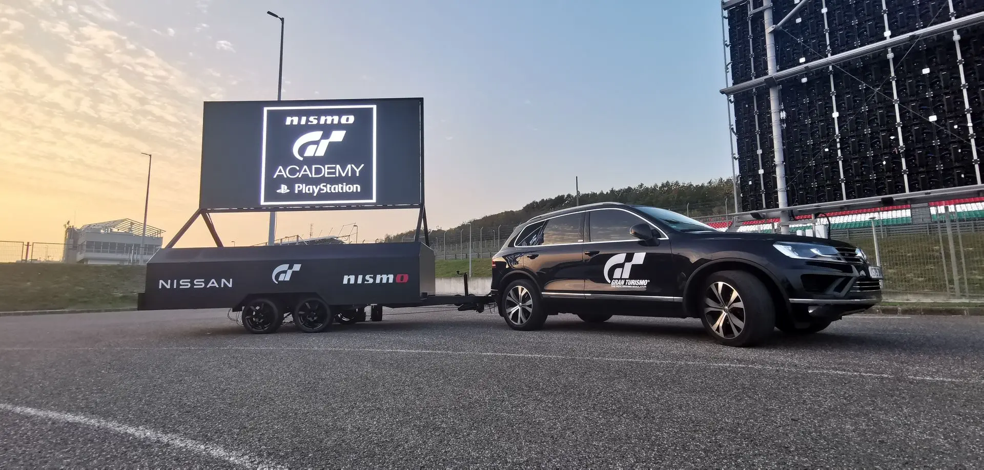 Épített egyedi kijelző